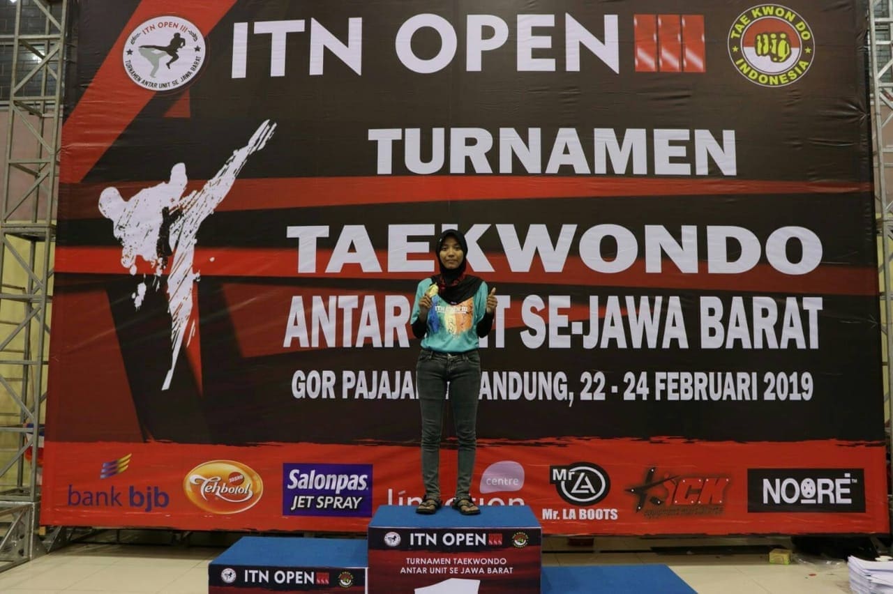 Ravika Oktaviani Juara I Kejuaraan Taekwondo ITN Open II.
