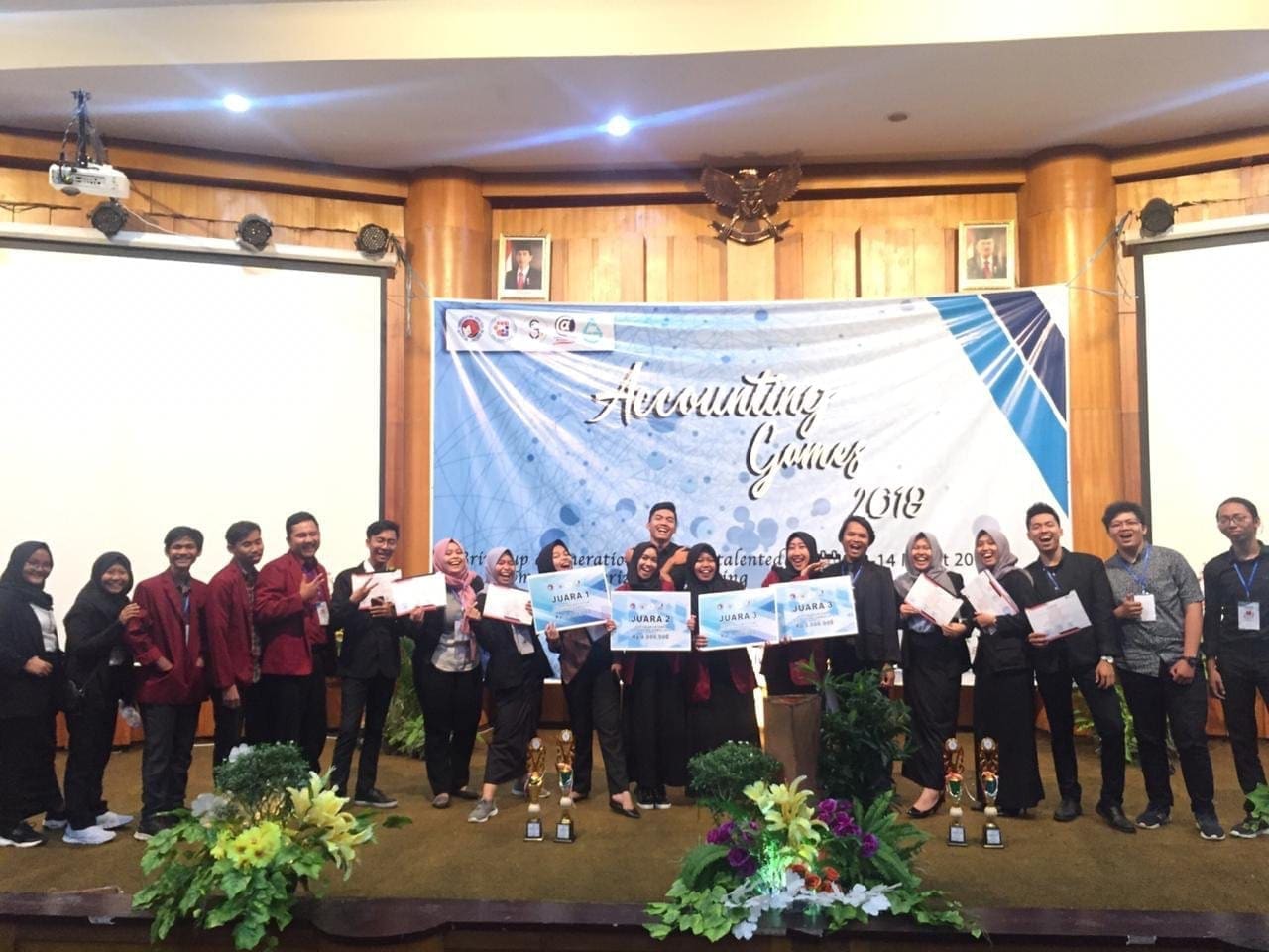 MAHASISWA D3 SISTEM INFORMASI AKUNTANSI MENJUARAI SEMUA KATEGORI LOMBA DALAM ACCOUNTING GAMES 2019