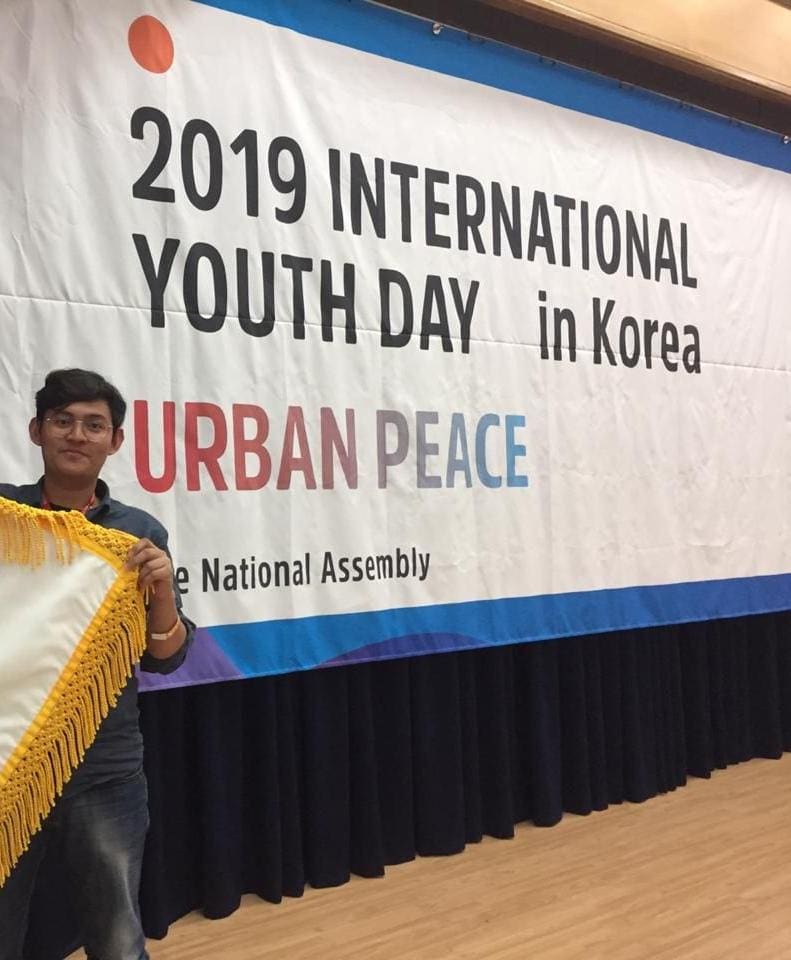 FIRZA MAULANA NASUTION MAHASISWA D3 SISTEM INFORMASI MENJUARAI FIRST RUNNER-UP PADA LOMBA ASIA PACIFIC YOUTH WEEK 2019.