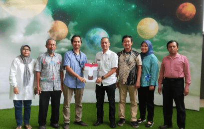 Telkom University Dukung Transformasi Digital Science Center Kabupaten Bandung lewat Gerbang Interaktif Berbasis QR Code